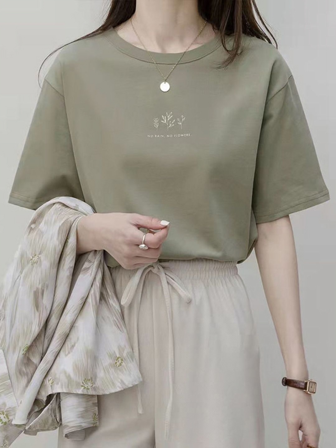 

DressBerry Women Extended Sleeves Raw Edge T-shirt, Olive