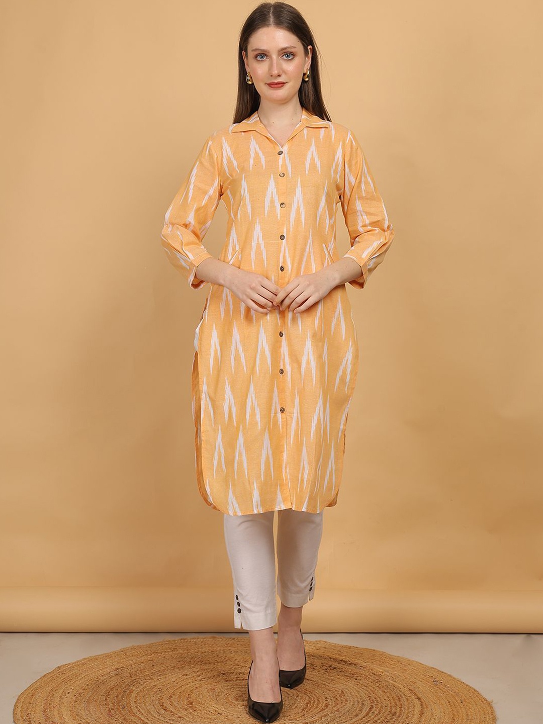 

Anikrriti Geometric Printed Shirt Collar Straight Kurta, Yellow