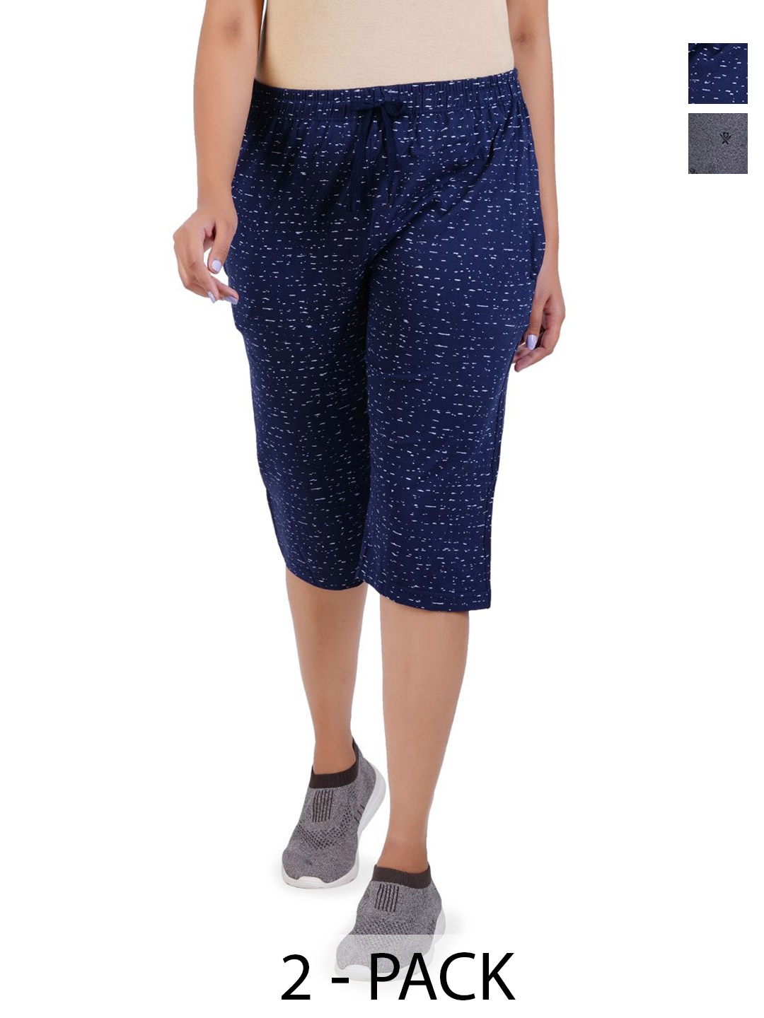 

GUIDE Women Printed Capris, Navy blue