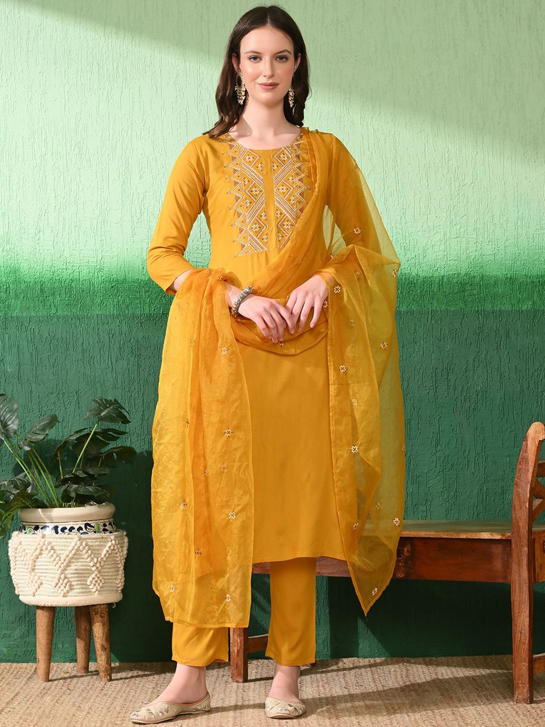 

Mesqlu Women Yoke Design Regular Thread Work Kurti with Trousers & With Dupatta, Yellow