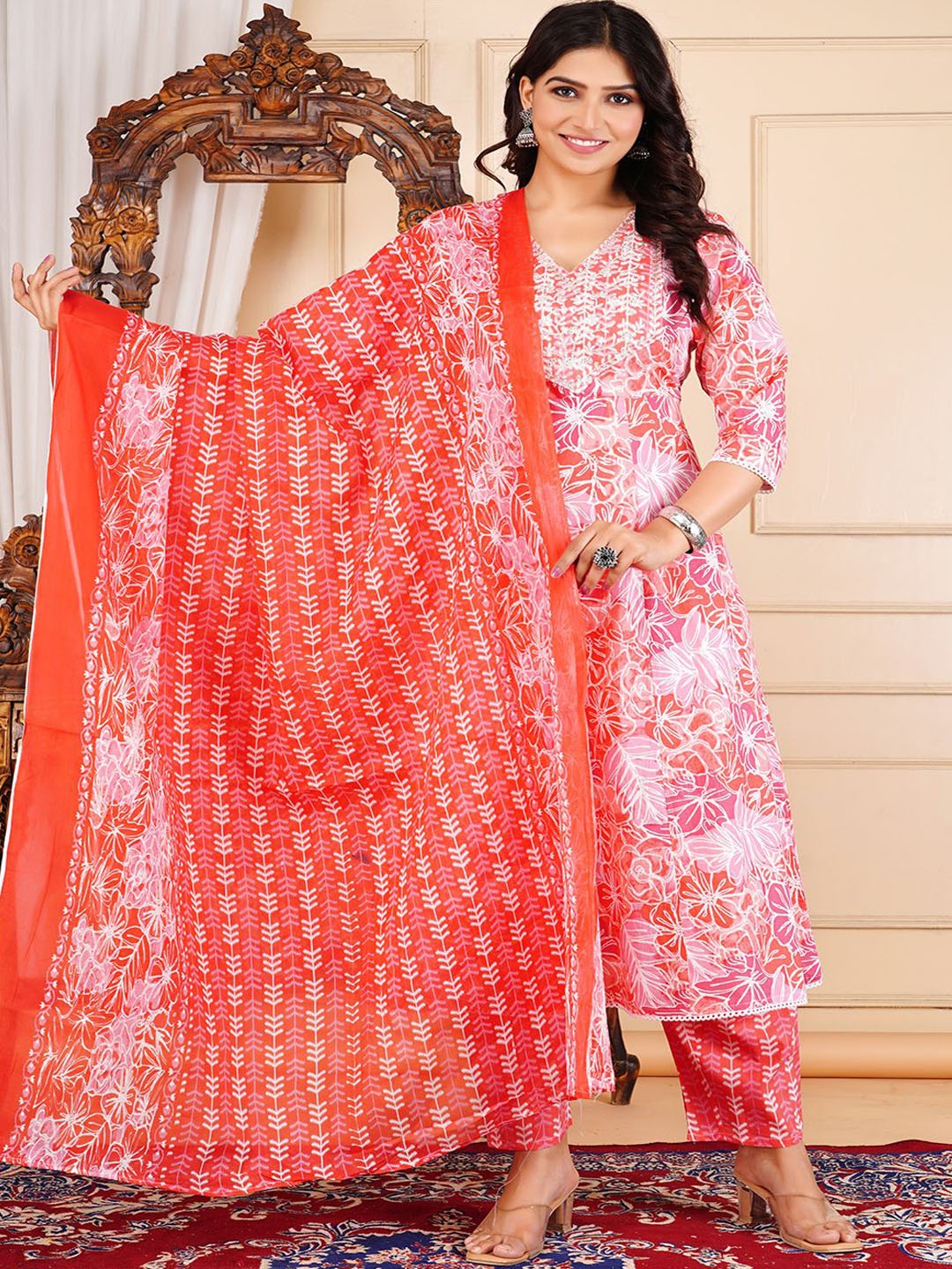 

JD FINISHING Women Floral Printed Tiered Kantha Work Pure Cotton Kurti with Palazzos & With Dupatta, Red