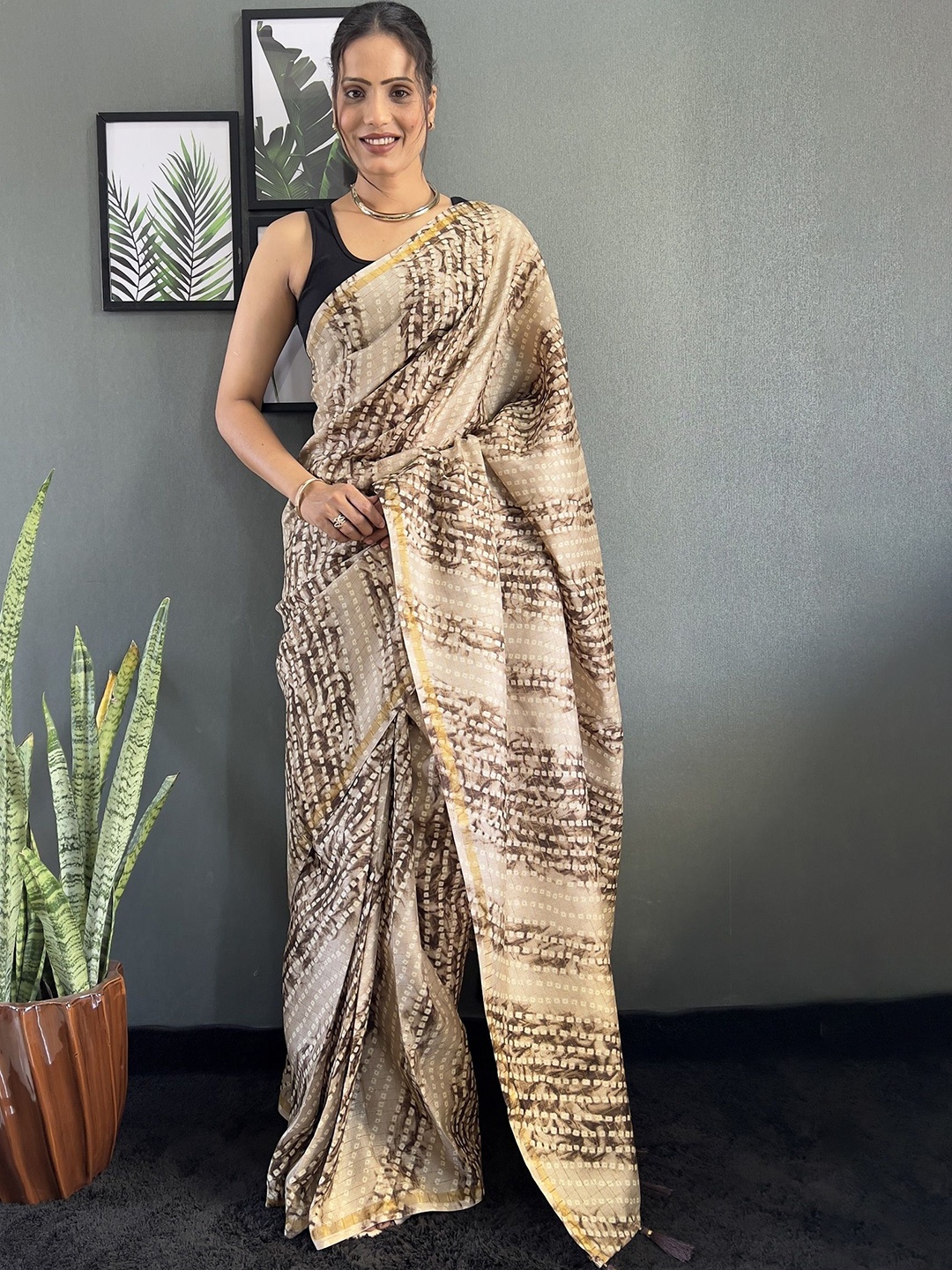 

LADY SHOPI Ready to Wear Saree, Brown