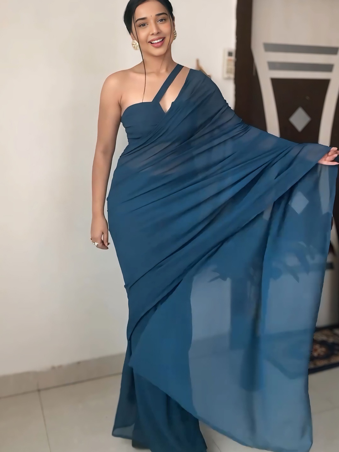 

HMP Fashion Solid Ready to Wear Saree, Navy blue