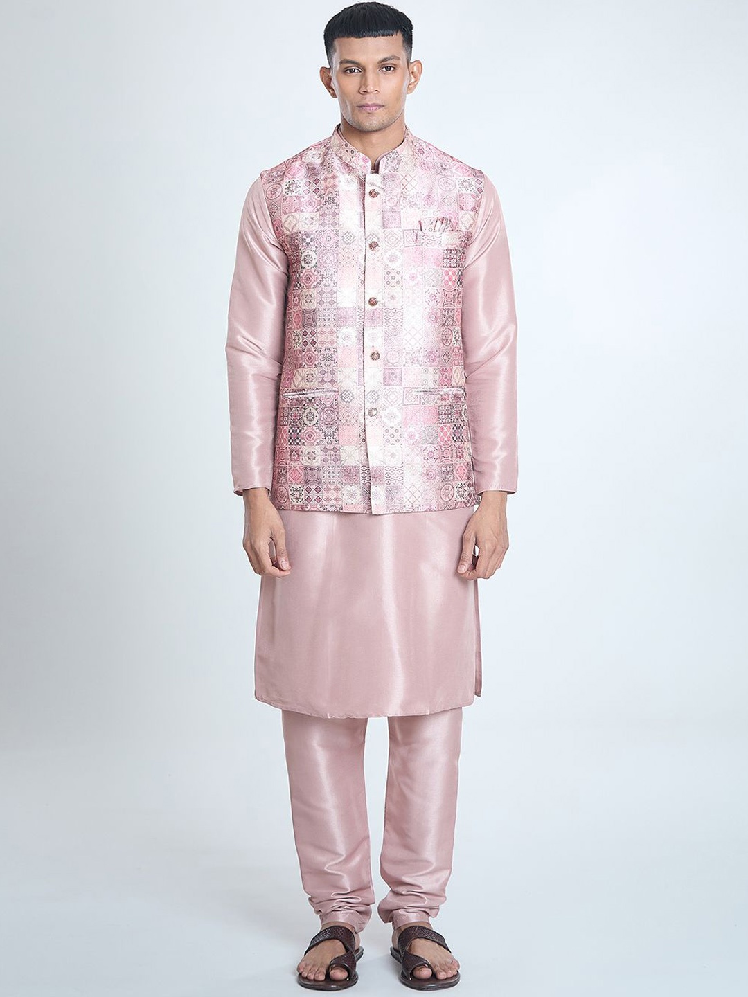 

Aryavir Malhotra Men Regular Kurta with Churidar, Pink