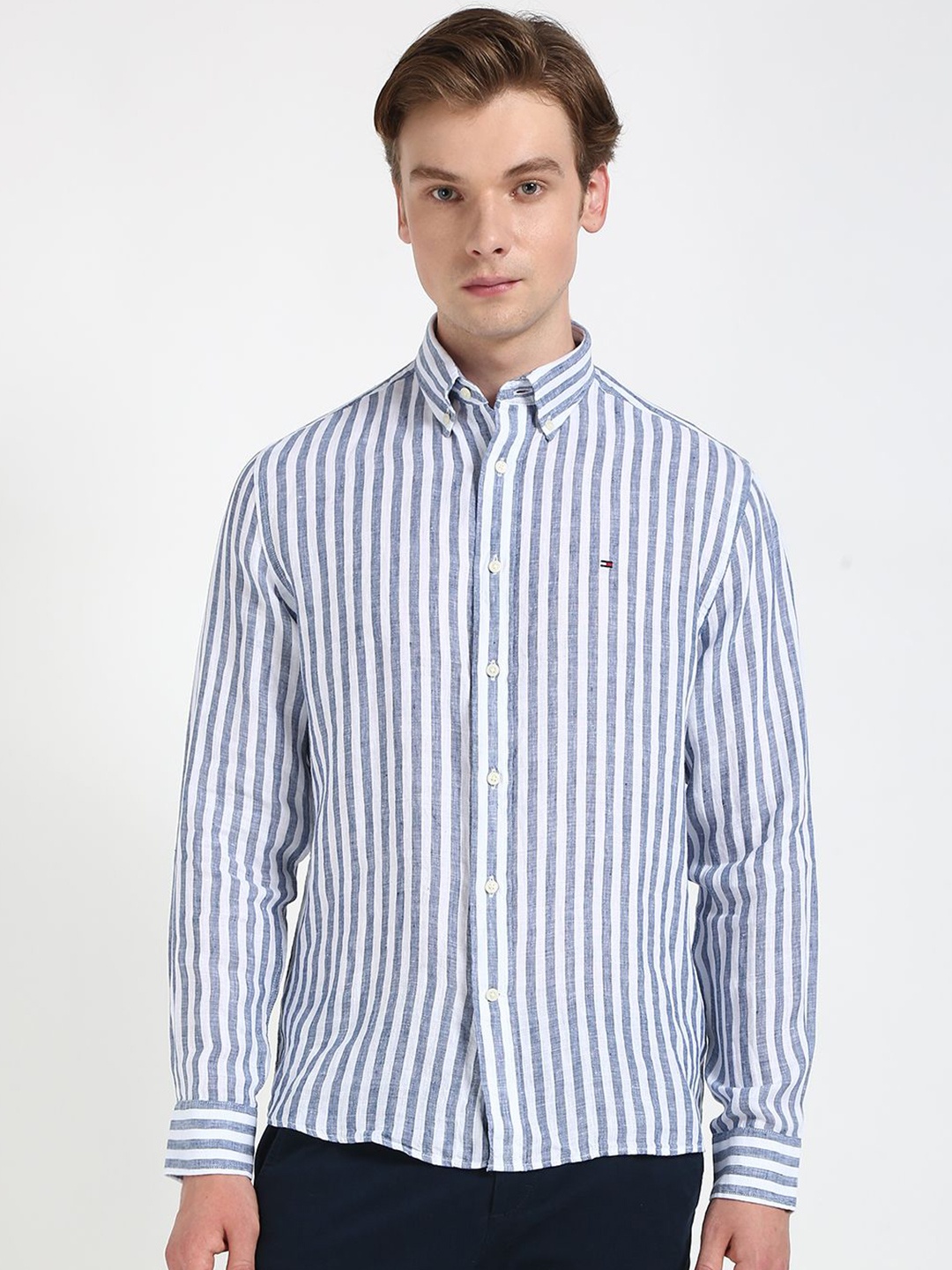

Tommy Hilfiger Men Relaxed Opaque Striped Casual Shirt, Navy blue