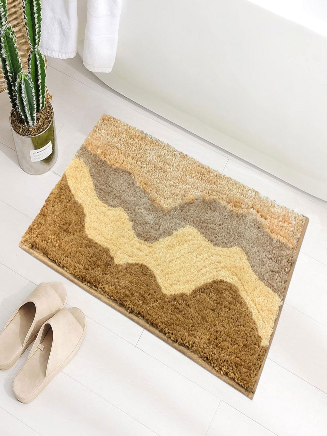 

LUXEHOME INTERNATIONAL Macau Yellow & Brown Waves Printed Microfiber Anti Slip Bath Rug