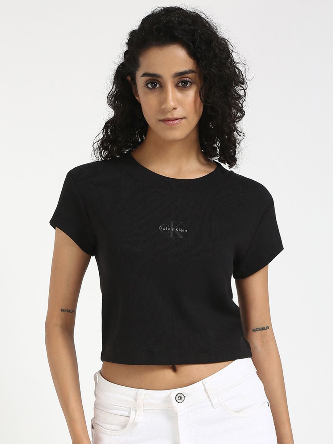 

Calvin Klein Jeans Women Typography Extended Sleeves T-shirt, Black