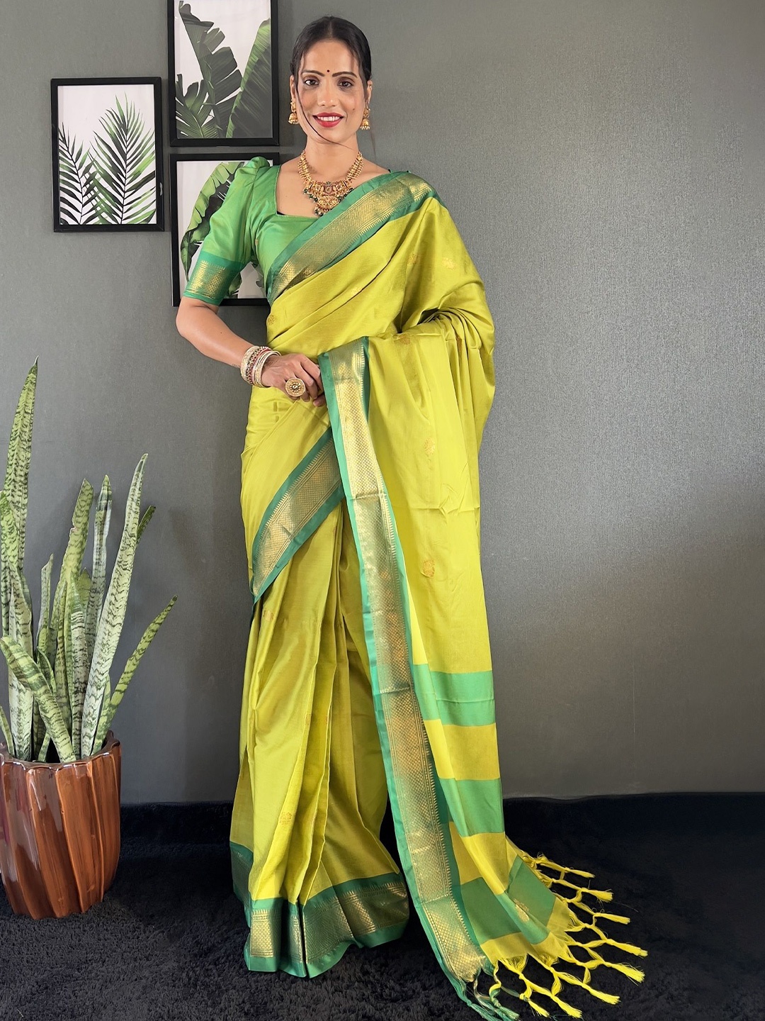

LADY SHOPI Woven Design Zari Silk Cotton Ready to Wear Kanjeevaram Saree, Lime green