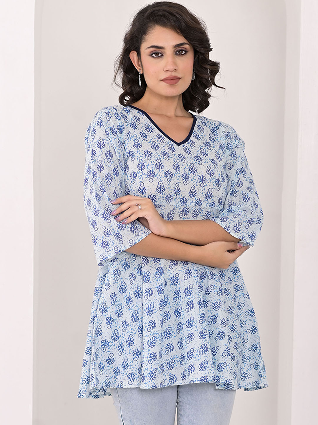 

KASHISHIYA Floral Printed Empire V-Neck Cotton A-Line Kurti, Blue