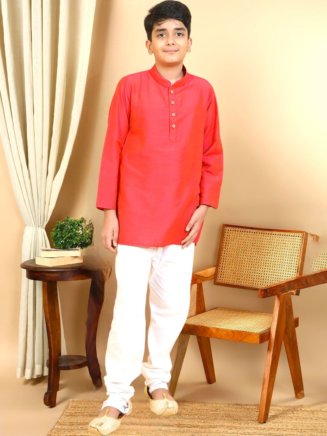 

TATTVA Boys Regular Kurta with Pyjamas, Fuchsia
