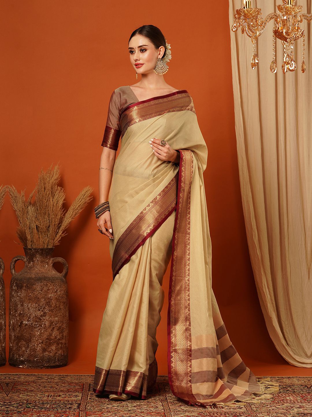 

VILLAGIUS Zari Pure Silk Banarasi Saree, Brown