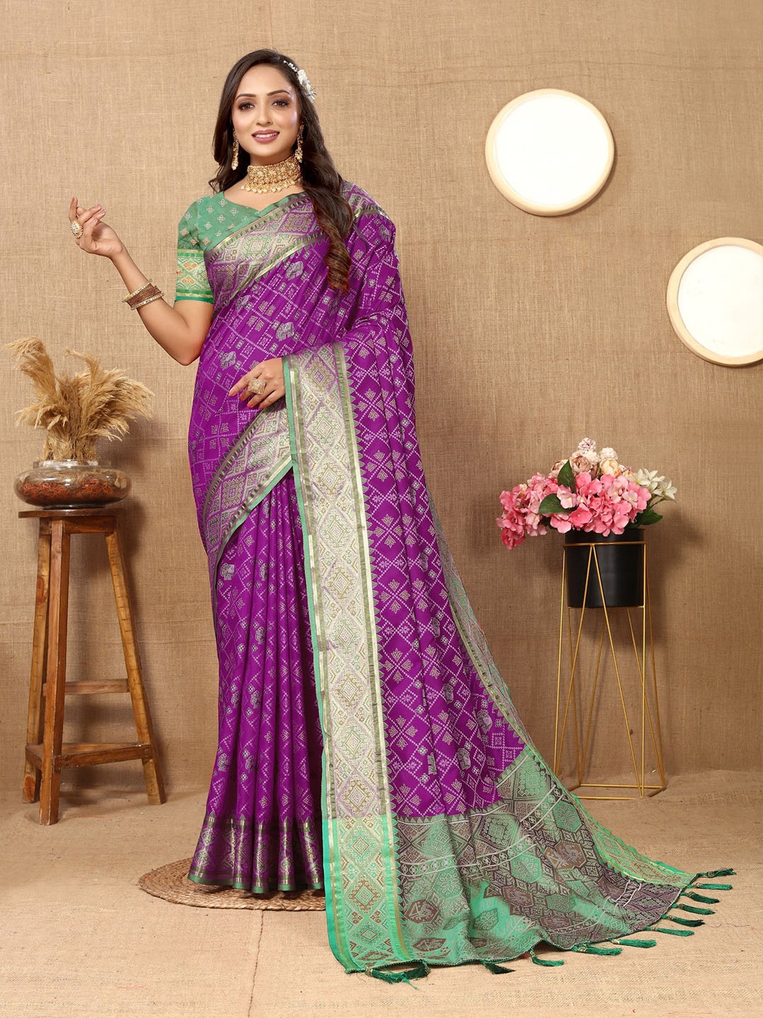 

LeeliPeeri Designer Woven Design Zari Patola Saree, Purple