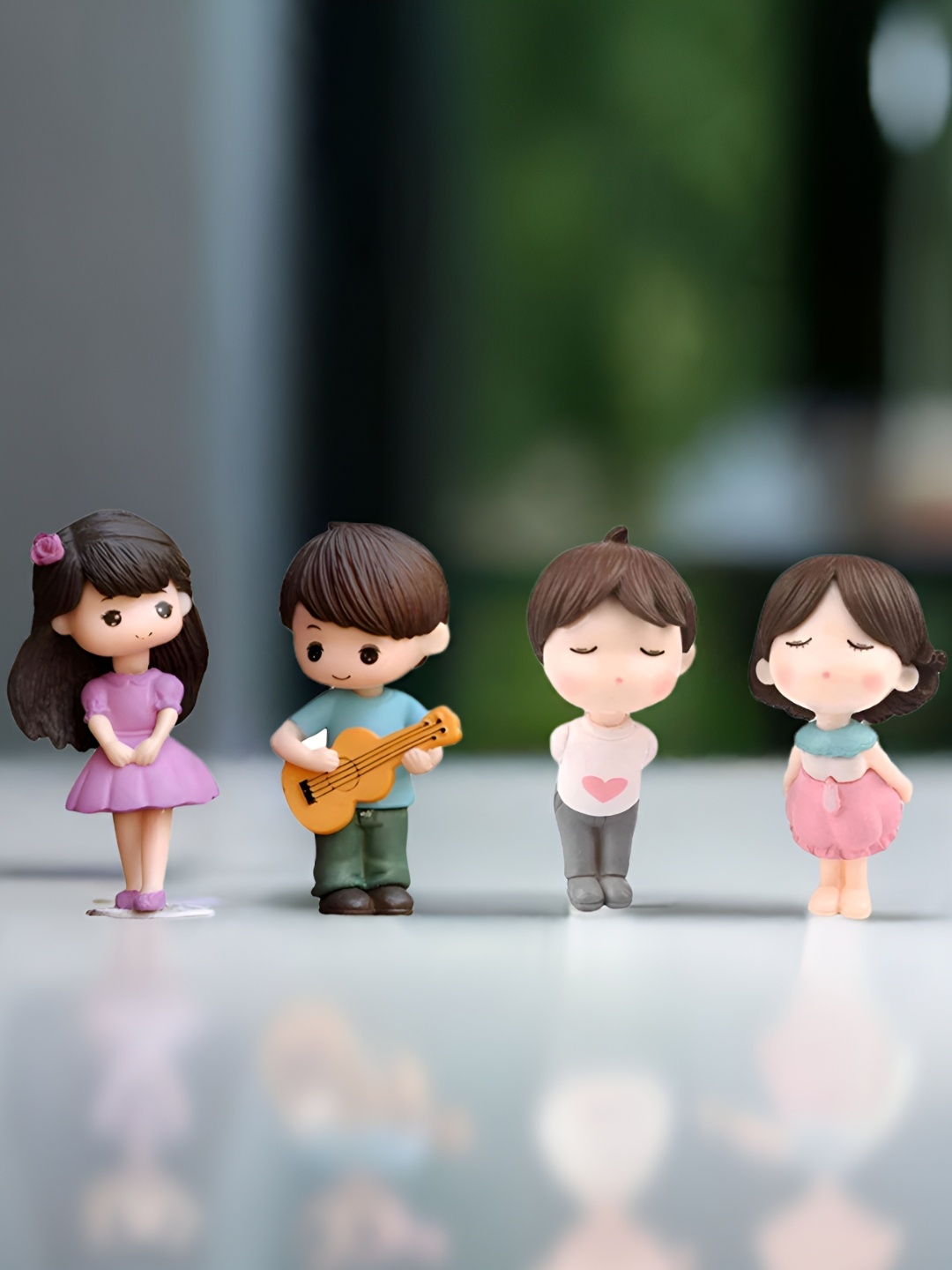 

Special You 5Pcs Blue & Purple Ceramic Kissing & Guitar Couple Showpieces