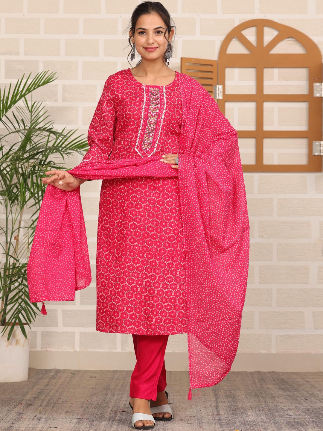 

KALINI Women Bandhani Printed Regular Pure Cotton Kurta with Trousers & With Dupatta, Pink
