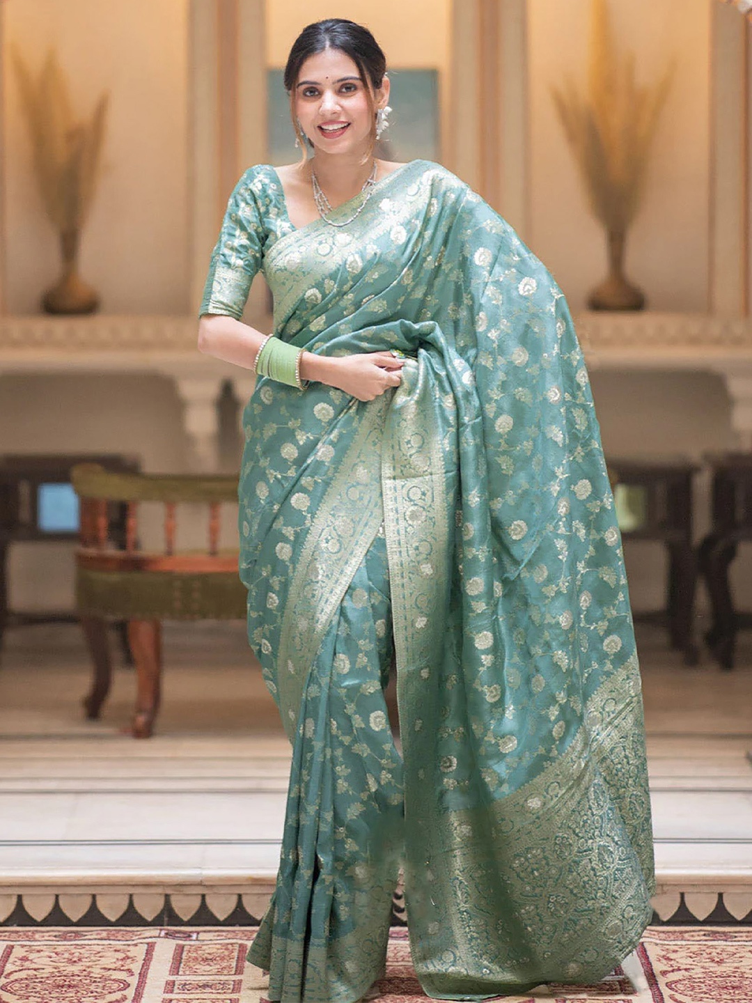 

KALINI Woven Design Zari Banarasi Saree, Green