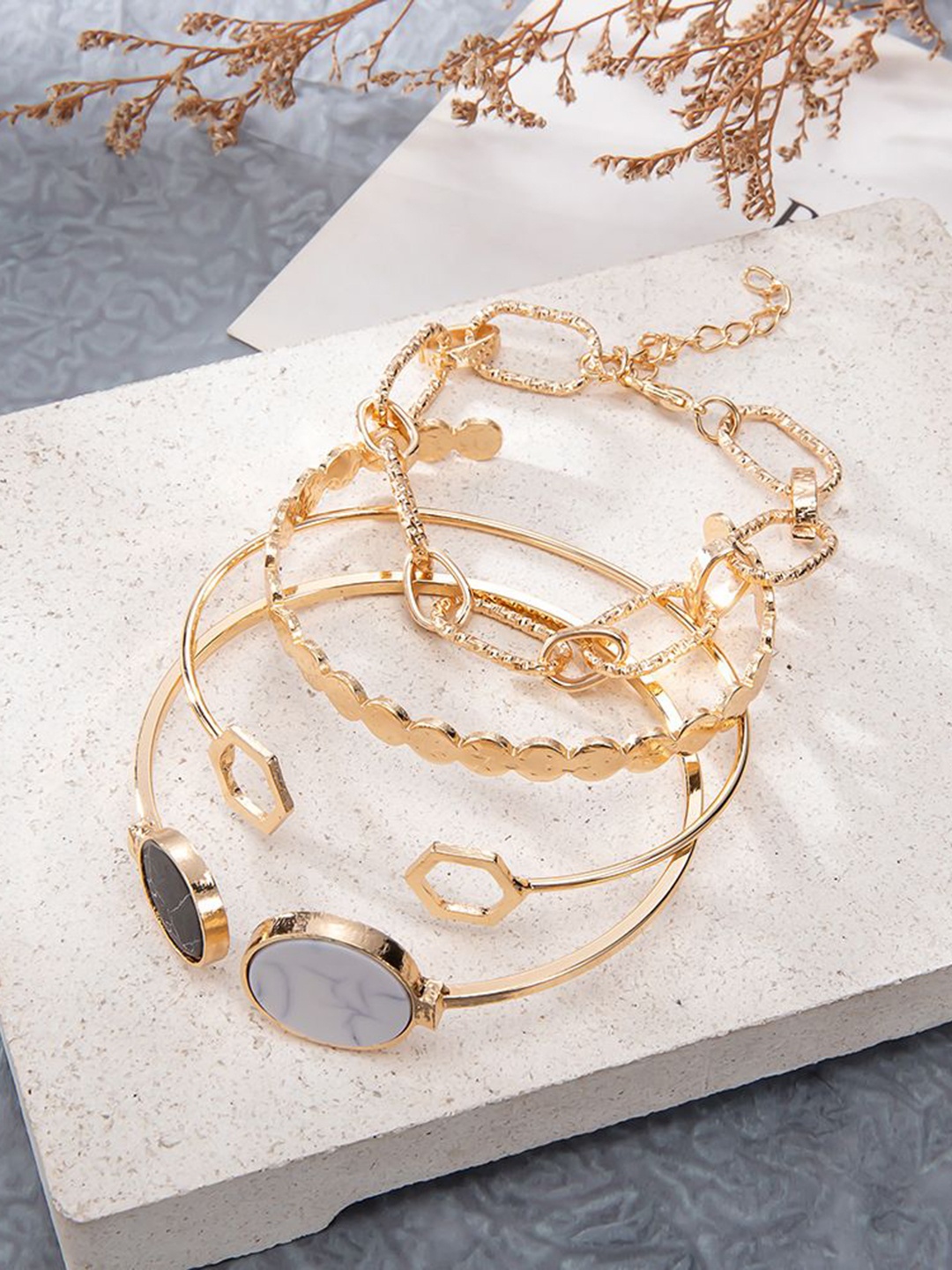 

Celestique Women 4 Link Bracelet, Gold