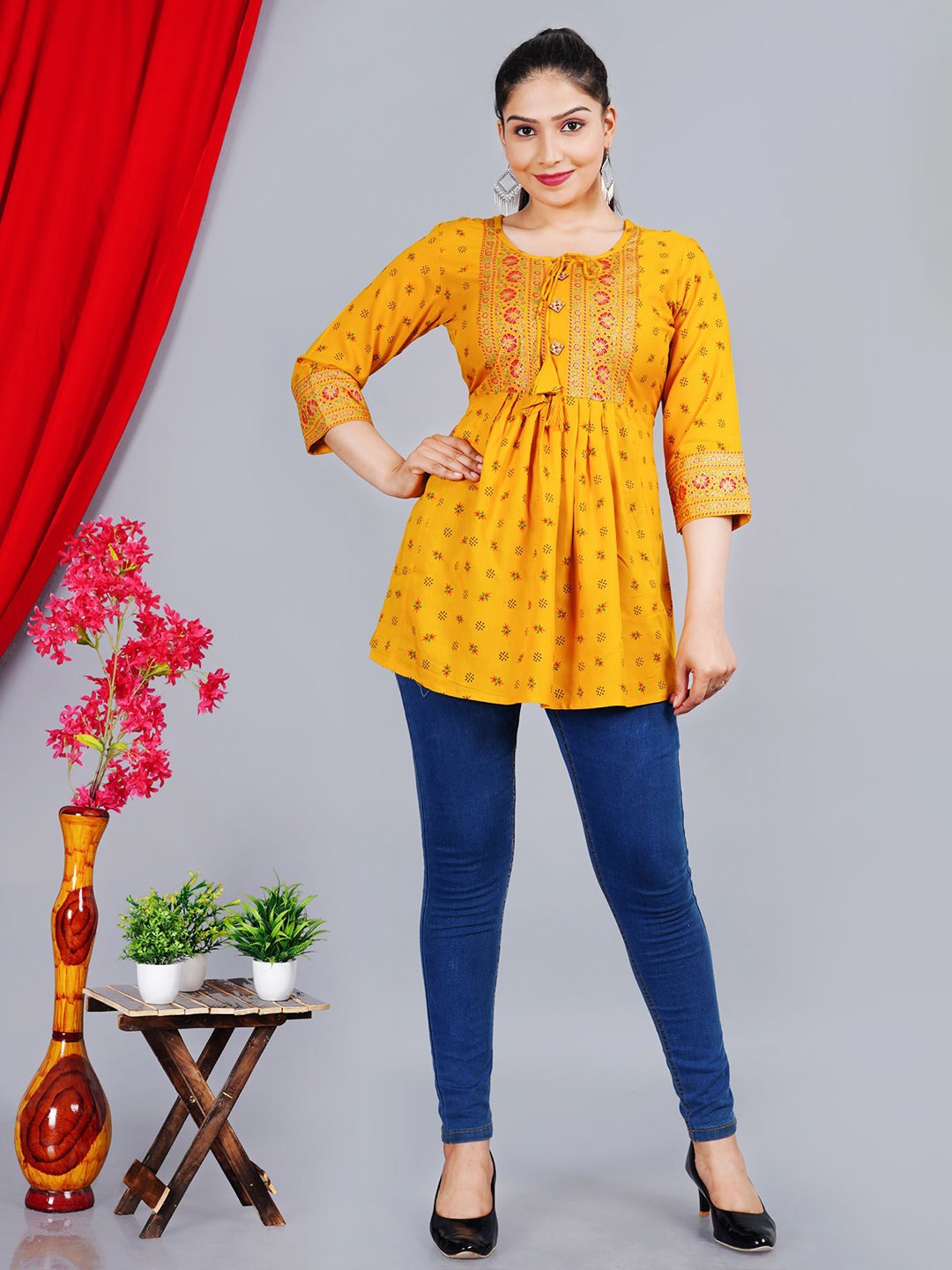 

L.H HANDICRAFTS Floral Print Keyhole Neck Crop Top, Yellow
