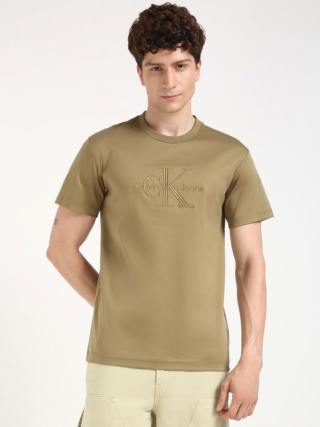 

Calvin Klein Jeans Men Typography T-shirt, Olive