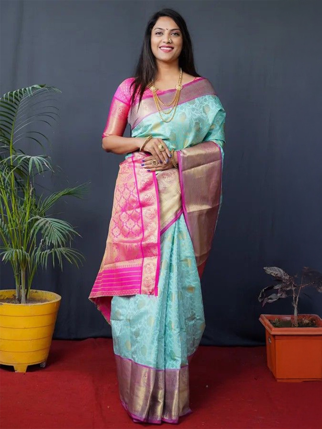 

VILLAGIUS Woven Design Zari Banarasi Saree, Turquoise blue