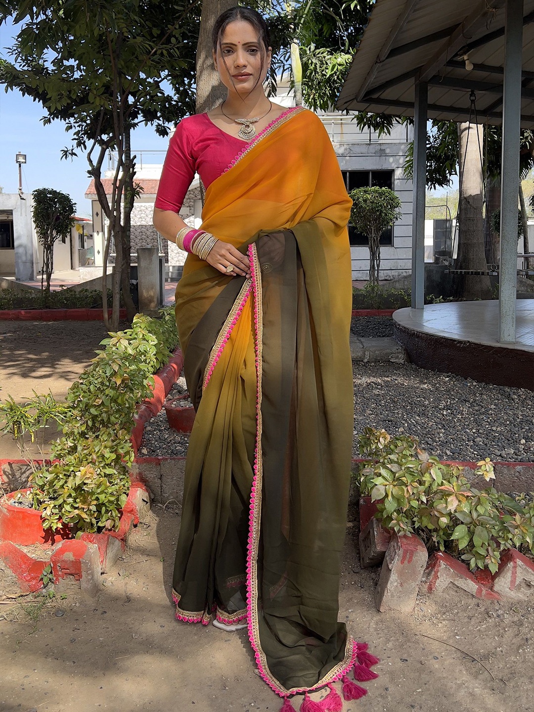 

JULEE Tie and Dye Pure Georgette Ready to Wear Saree, Olive