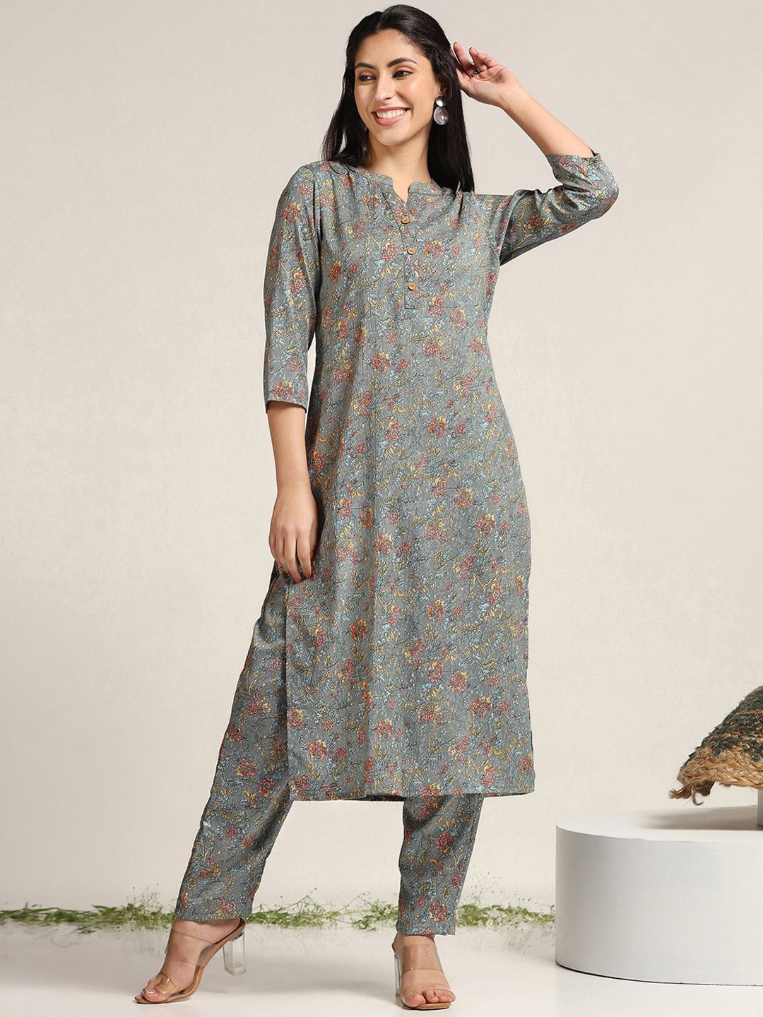 

Moda Rapido Floral Printed Mandarin Collar Straight Kurta With Trousers, Grey