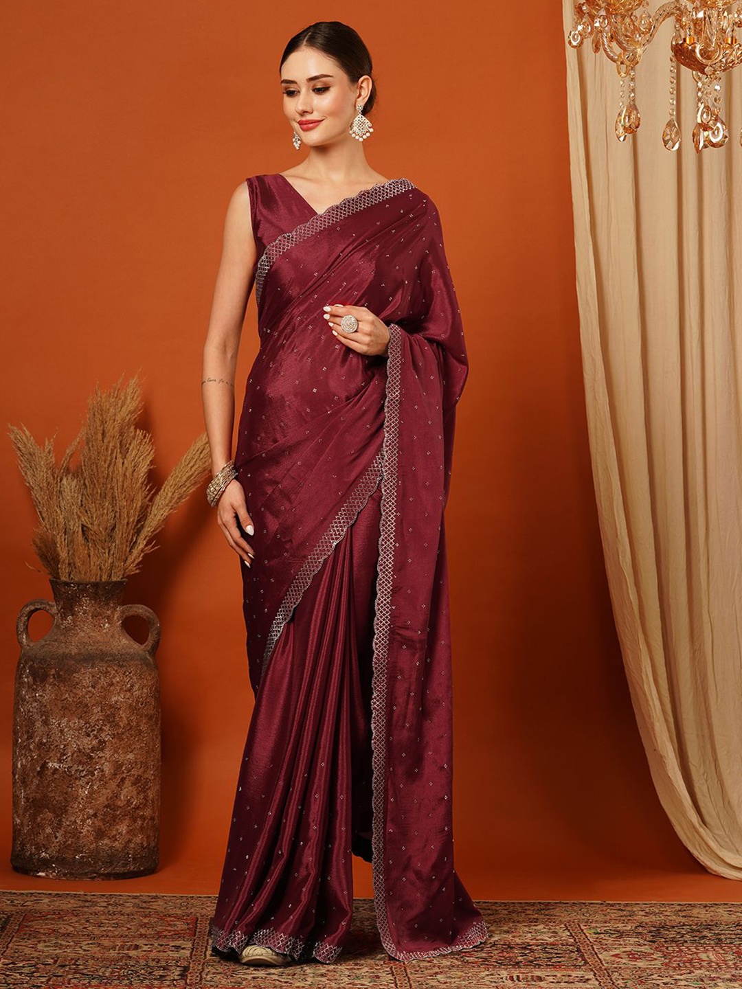 

VILLAGIUS Embellished Beads and Stones Pure Silk Banarasi Saree, Burgundy