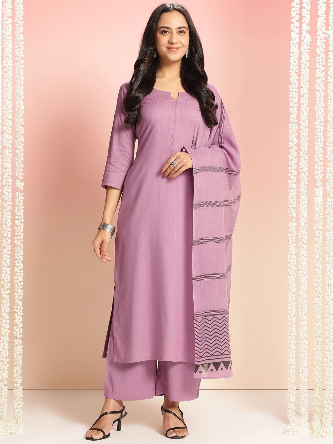 

GoSriKi Straight Kurta With Palazzo And Dupatta, Purple