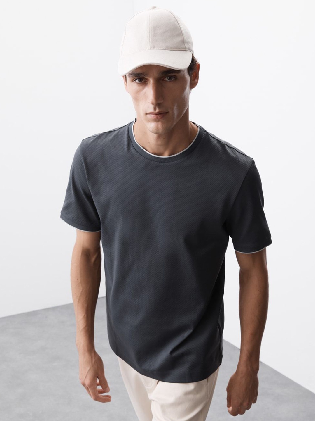 

Marks & Spencer Men Solid Round Neck Cotton T-shirt, Grey