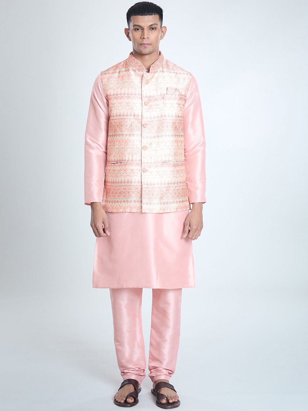 

Aryavir Malhotra Men Regular Kurta with Churidar, Peach