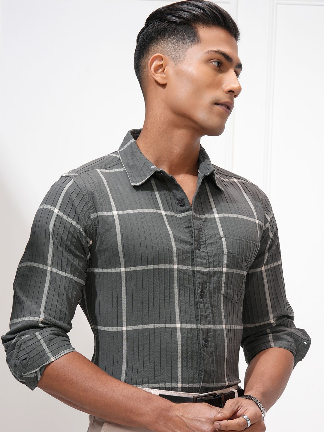 

HIGHLANDER Men Checked Casual Shirt, Grey