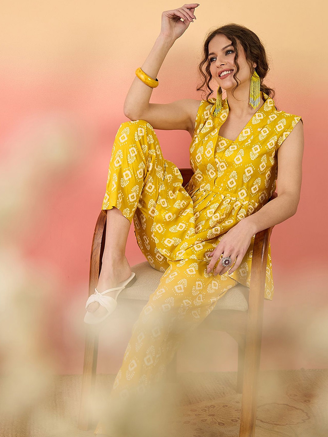 

Sangria Ethnic Motifs Printed V-Neck Tunic With Trousers, Yellow