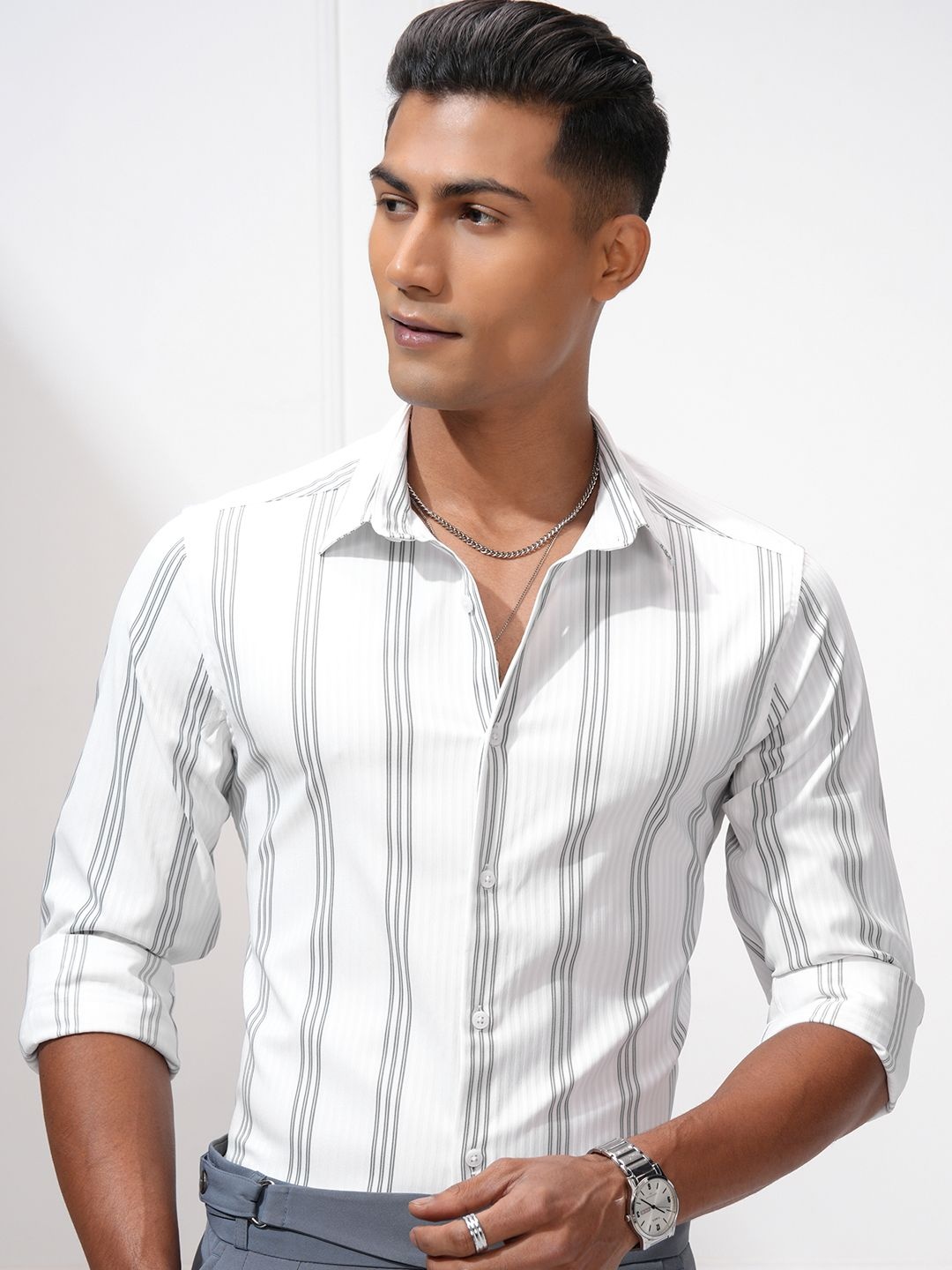 

HIGHLANDER Men Slim Fit Opaque Striped Casual Shirt, White