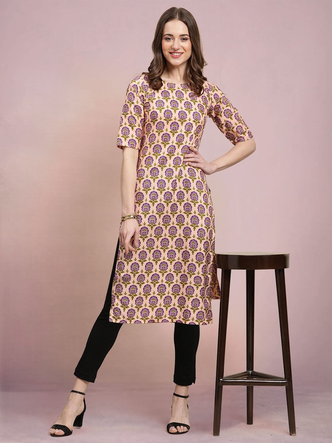 

Moda Rapido Ethnic Motifs Printed Round Neck Straight Kurta, Peach