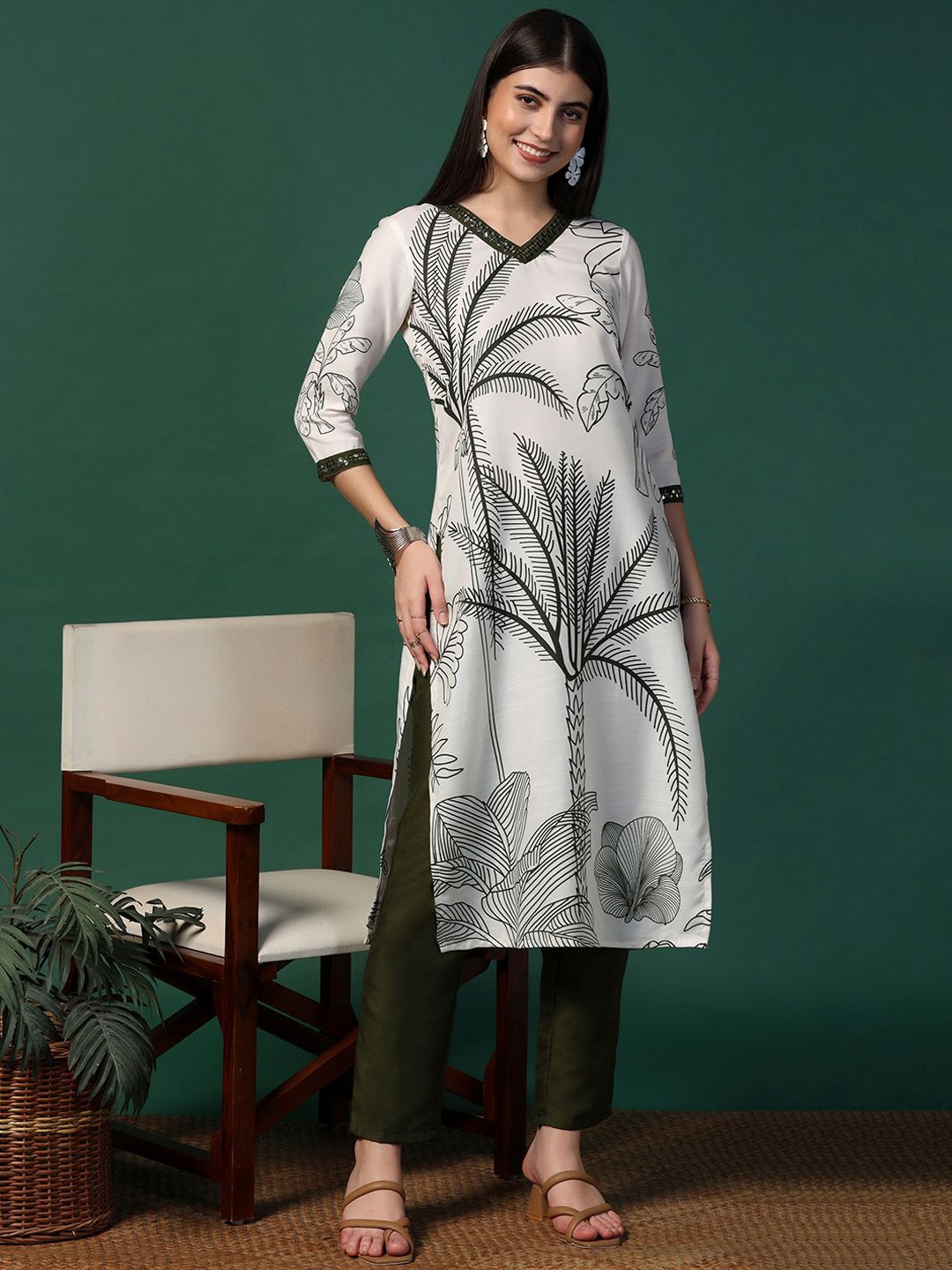 

Moda Rapido Women Off White Kurta Sets