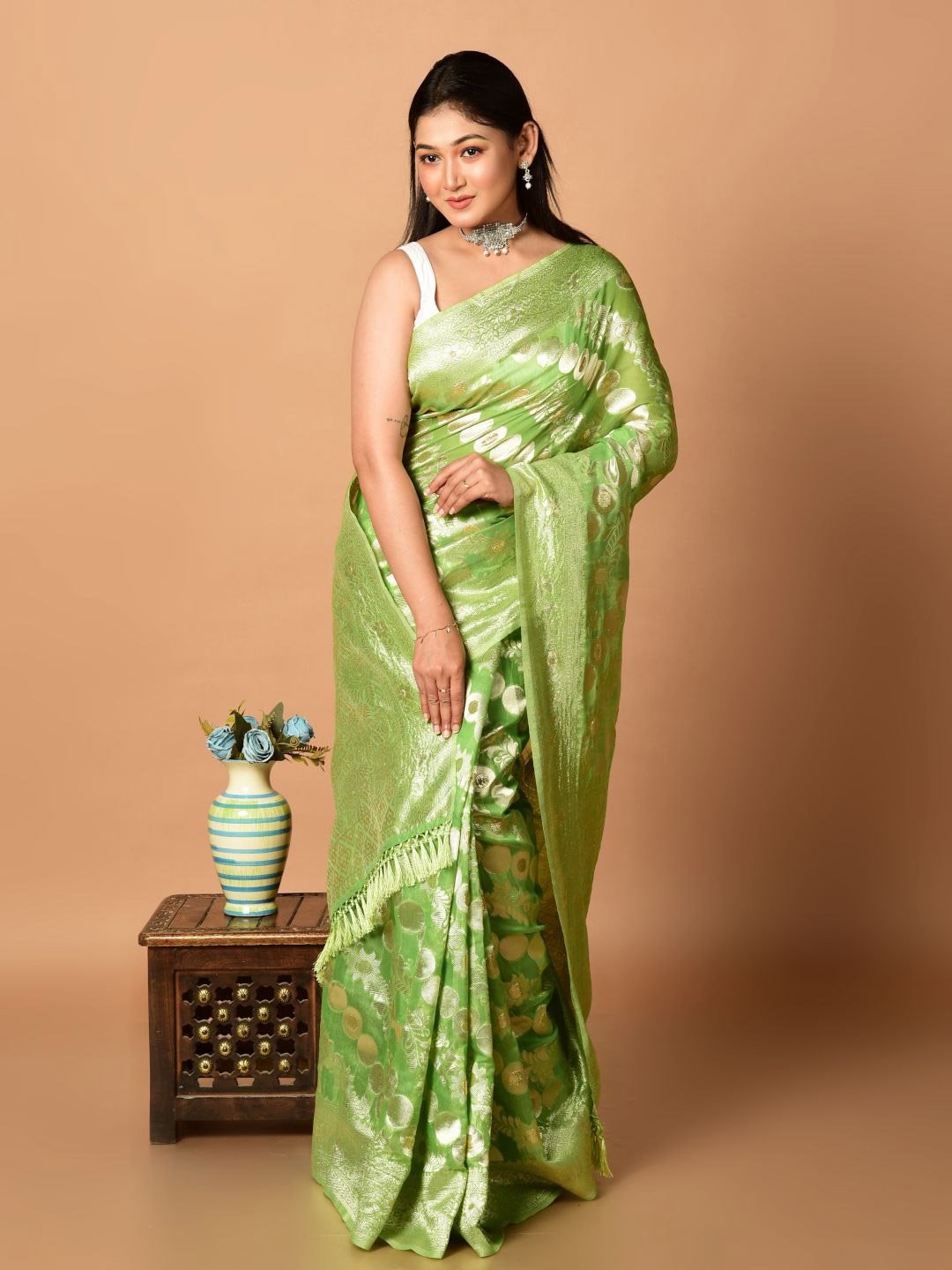 

Laa Calcutta Woven Design Zari Organza Banarasi Saree, Green