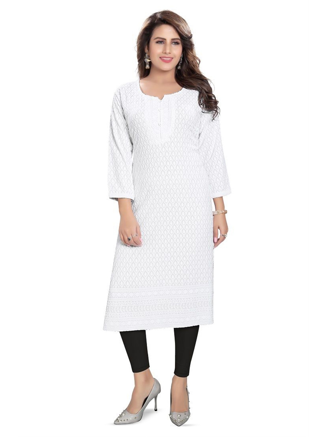 

DREAM & DZIRE Floral Embroidered Chikankari Notched Neck Straight Kurta, White