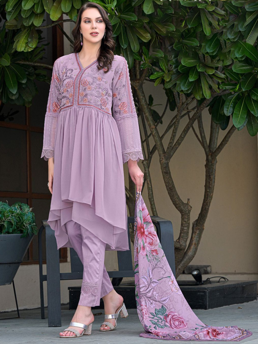 

HIBA STUDIO Women Embroidered Pleated Thread Work Kurti with Trousers & With Dupatta, Lavender