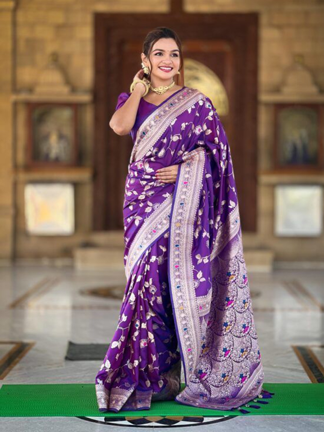 

LADY SHOPI Woven Design Zari Pure Silk Banarasi Saree, Purple