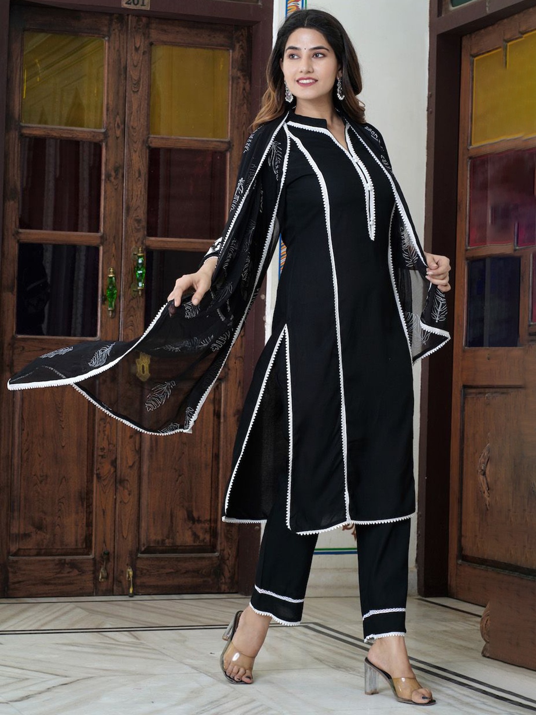 

INDYES Women Regular Thread Work Kurta with Pyjamas & With Dupatta, Black