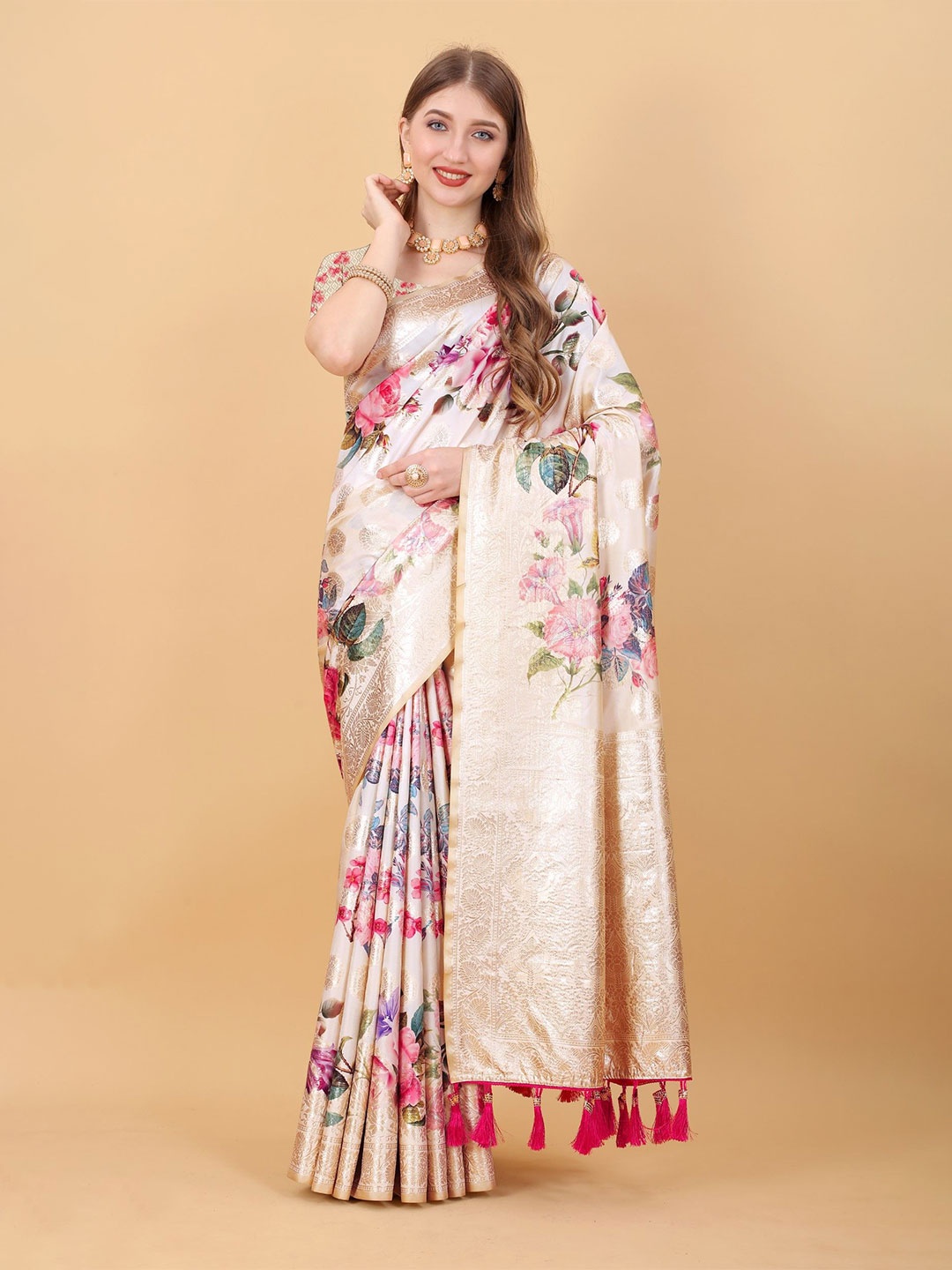 

LeeliPeeri Designer Floral Zari Silk Blend Saree, Off white