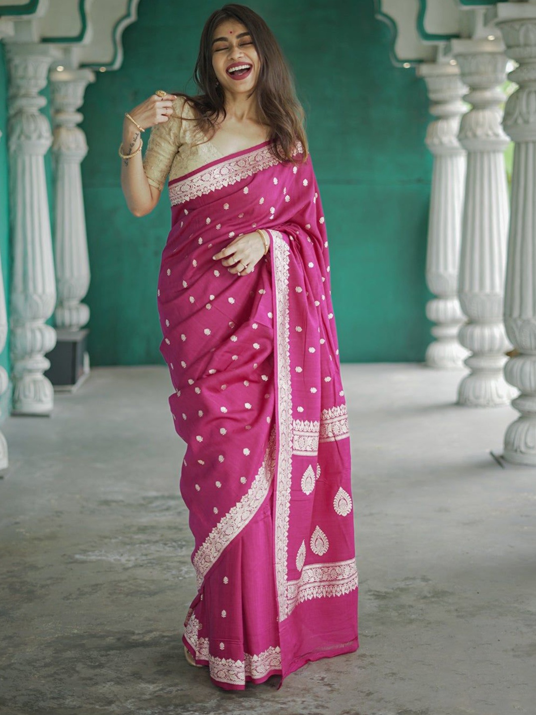 

Anouk Woven Design Zari Banarasi Saree, Purple