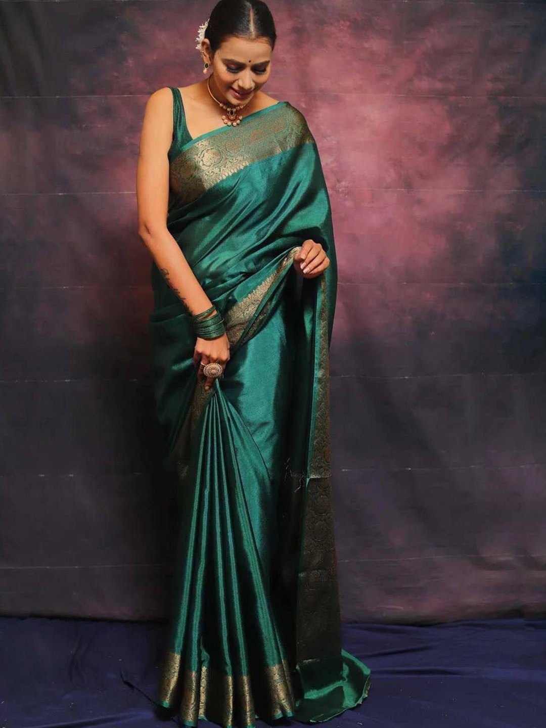 

FILIB LONDON Women Zari Pure Silk Saree, Green