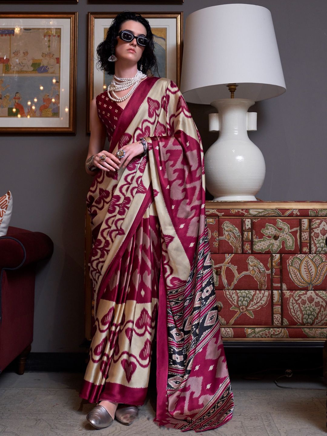 

Saree mall Ethnic Motifs Printed Pure Crepe Patola Saree, Magenta