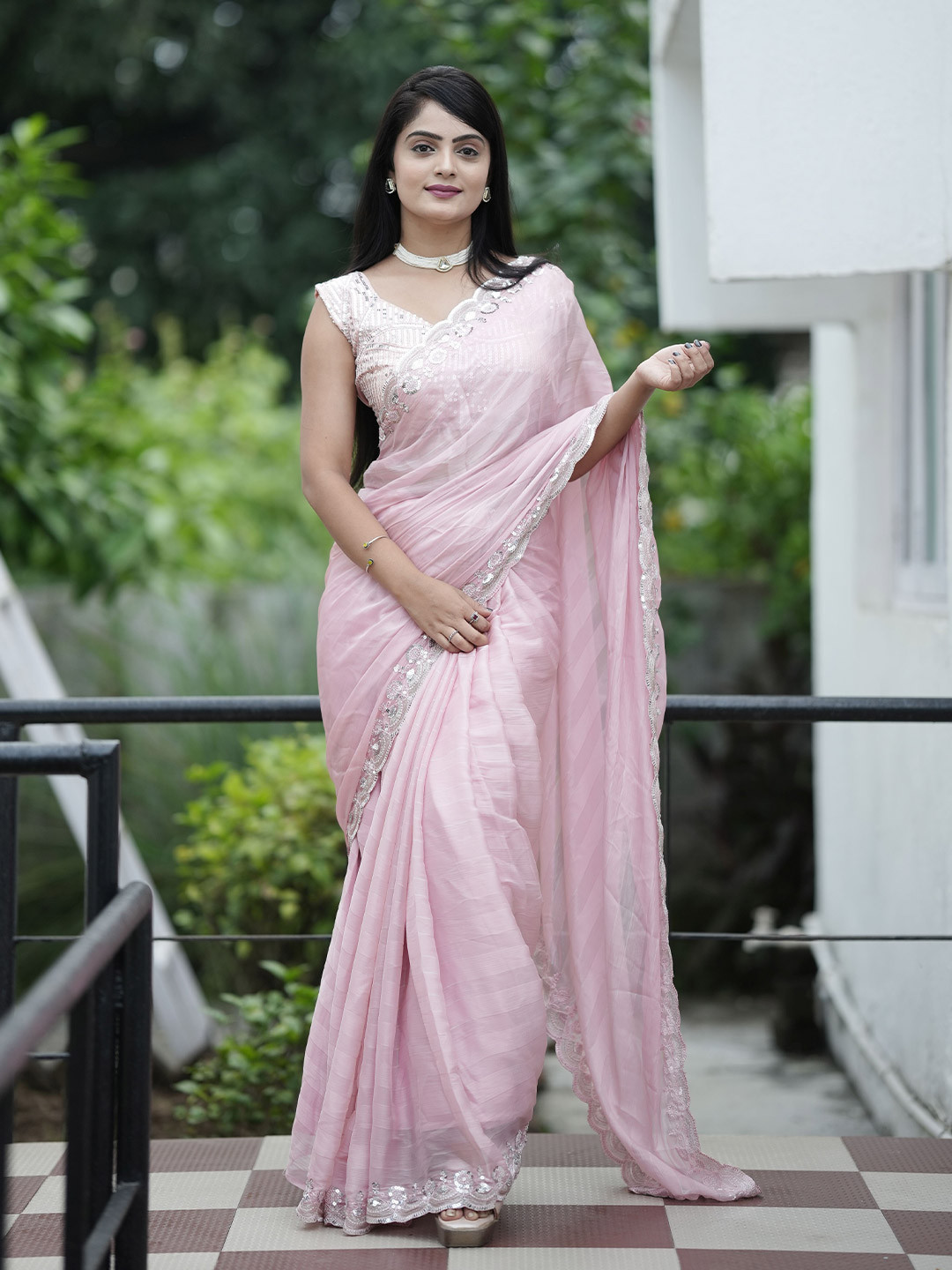 

VARNI FABRICS Embellished Sequinned Pure Chiffon Saree, Pink