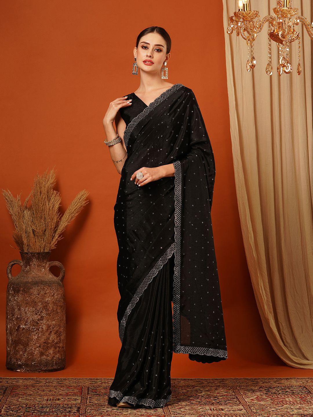

VILLAGIUS Embellished Beads and Stones Pure Silk Banarasi Saree, Black