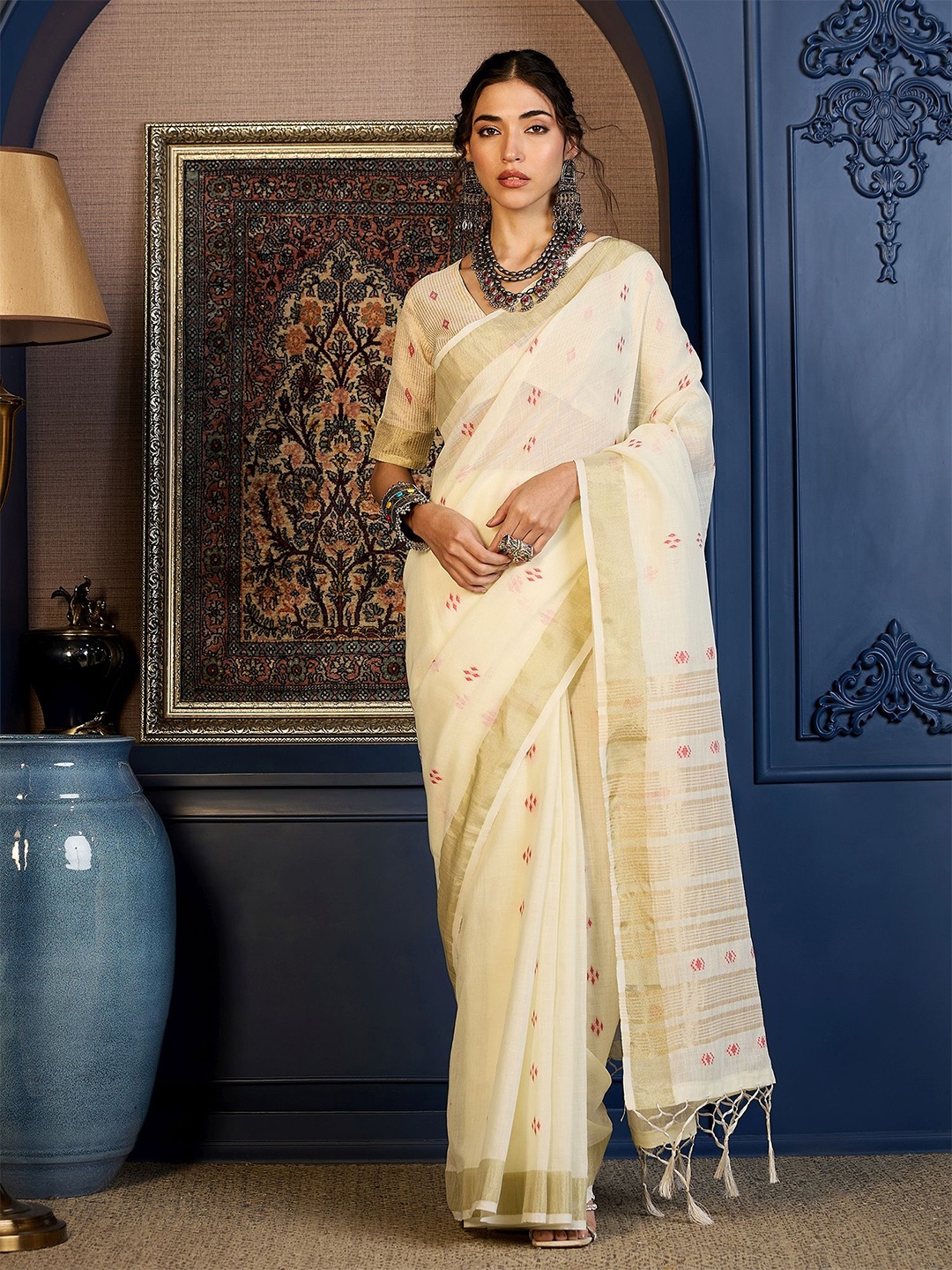 

Sangria Woven Design Zari Border Pure Cotton Saree With Unstitched Blouse, White