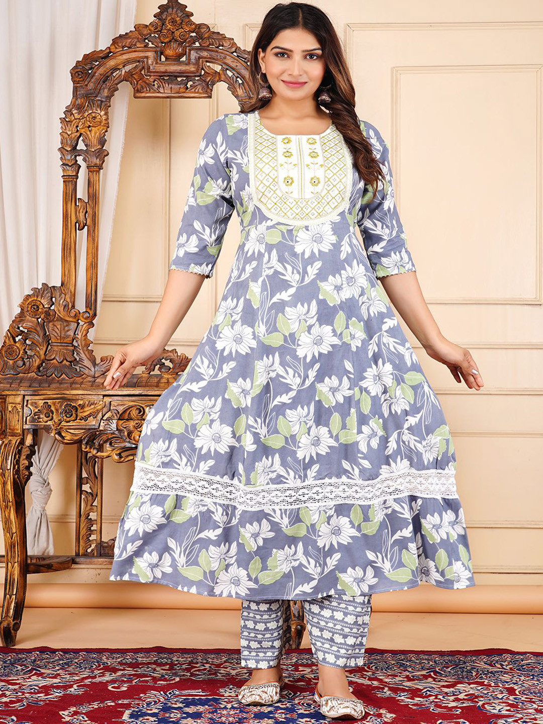 

JD FINISHING Women Floral Printed Tiered Kantha Work Kurti with Palazzos & With Dupatta, Grey