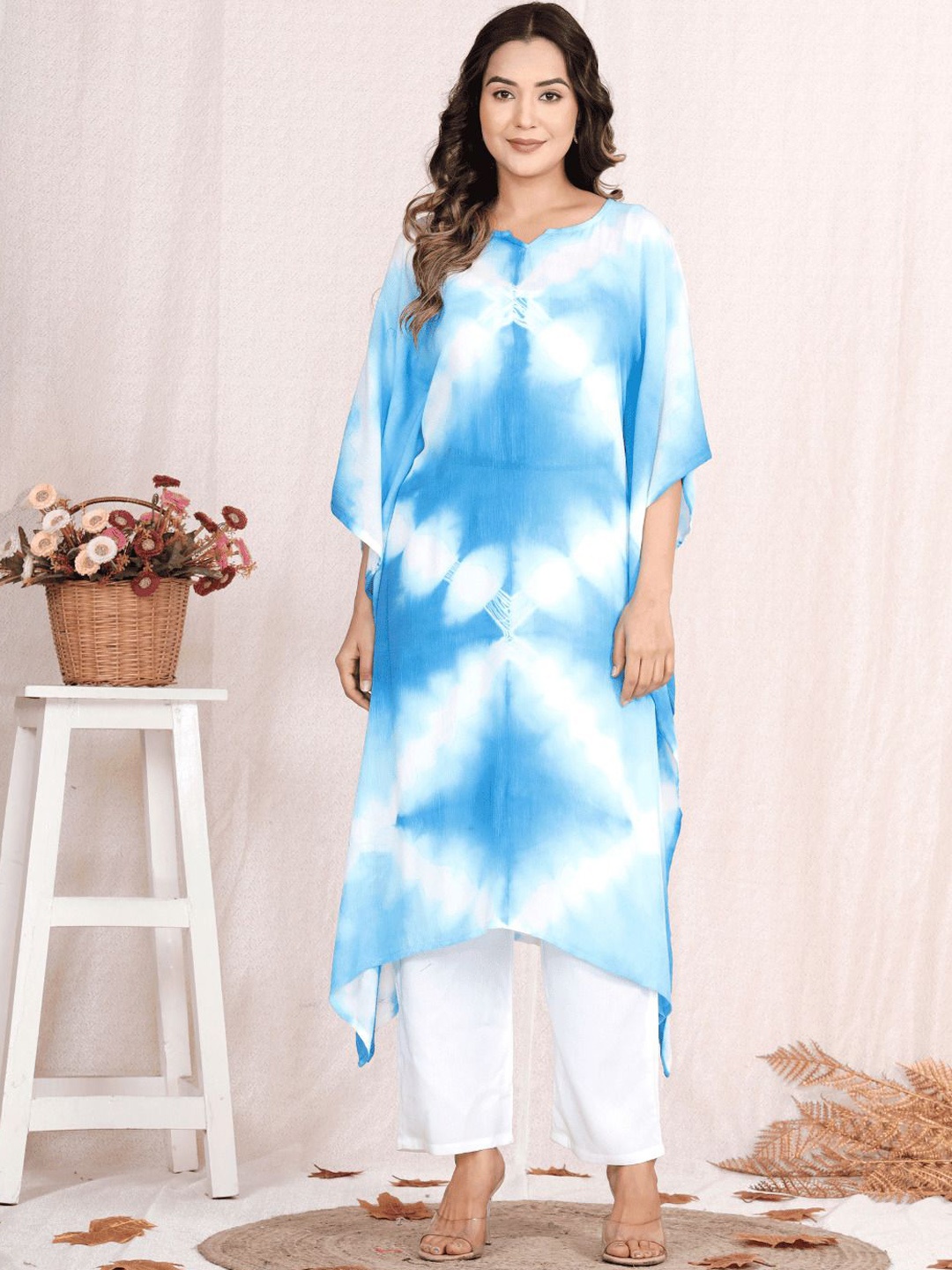 

LYFJ Women Dyed Flared Sleeves Asymmetric Crepe Kaftan Kurta, Blue