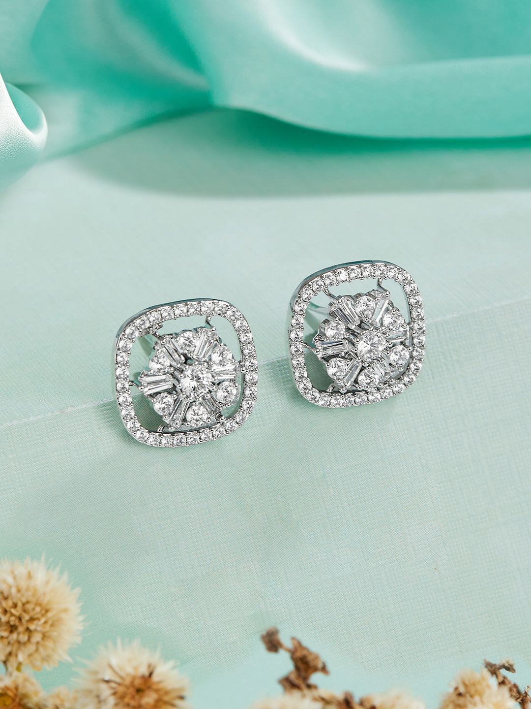 

SARAF SILVERETZ 925 Sterling Silver Classic Studs Earrings
