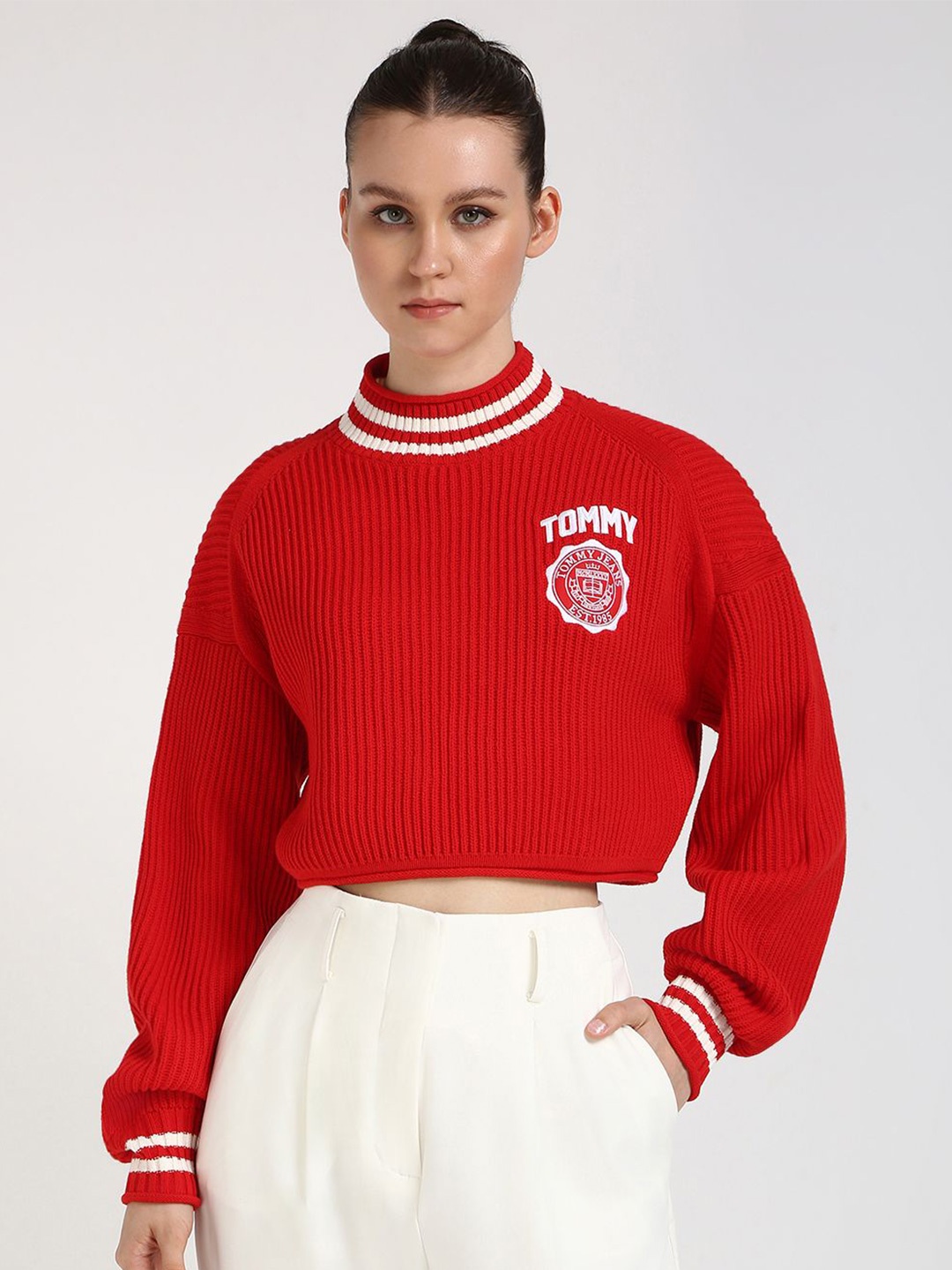 

Tommy Hilfiger Women Crop Pullover, Red